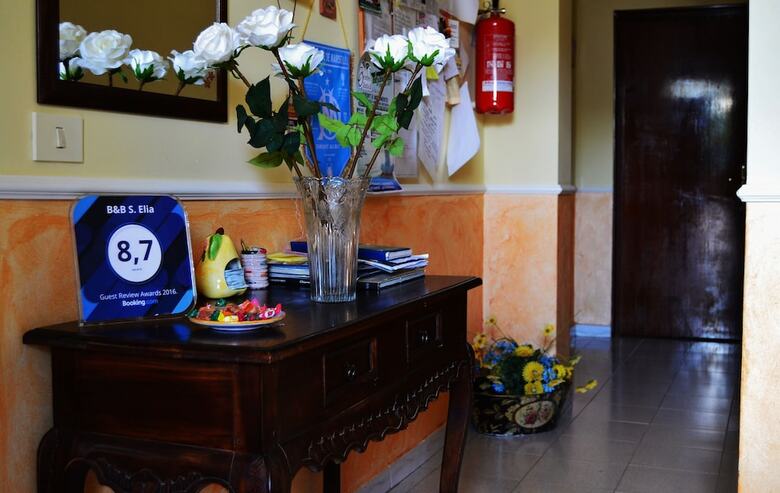 Bed & Breakfast B B S Elia Villa Surrounded By Greenery Inside The Historic Dubini Park