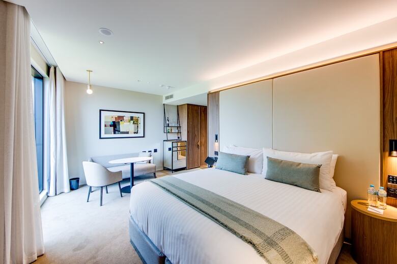 Oval Hotel At Adelaide Oval