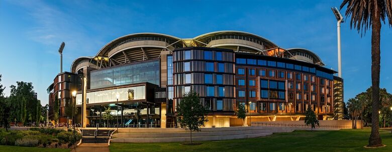 Oval Hotel At Adelaide Oval