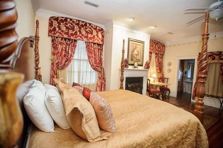 Posada City Club Of Wilmington