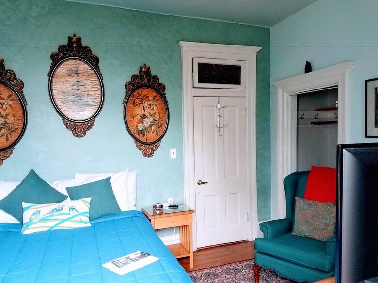 1812 Overture B&B