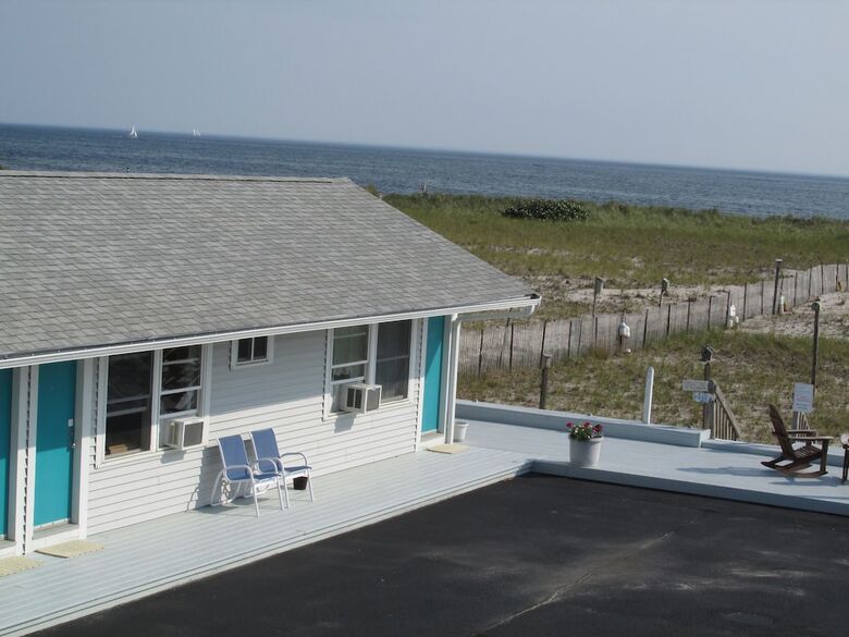 East Harbour Motel And Cottages