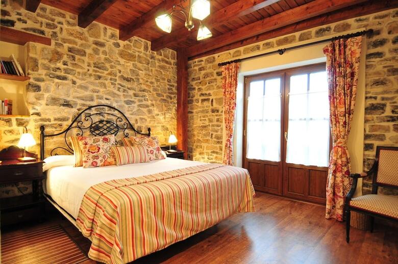 Hotel Apartamentos Llugar�n