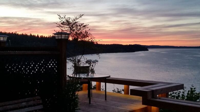 Skiff Point Guest House