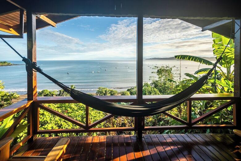 Cotingas Ocean View
