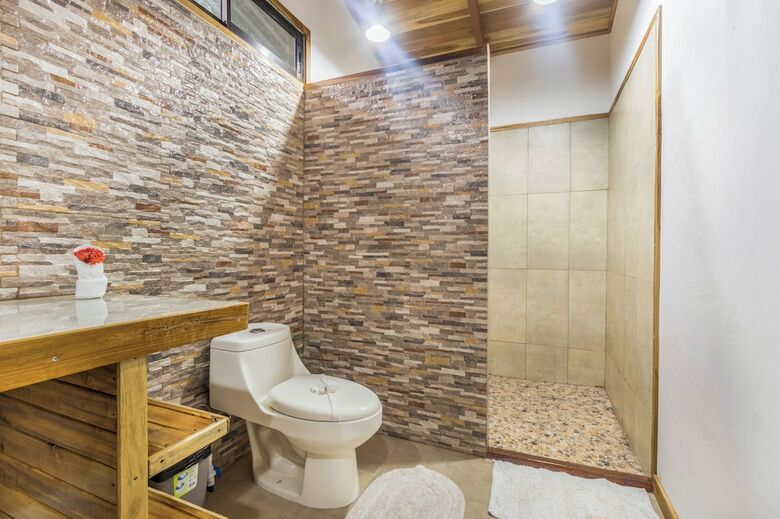 Cotingas Ocean View