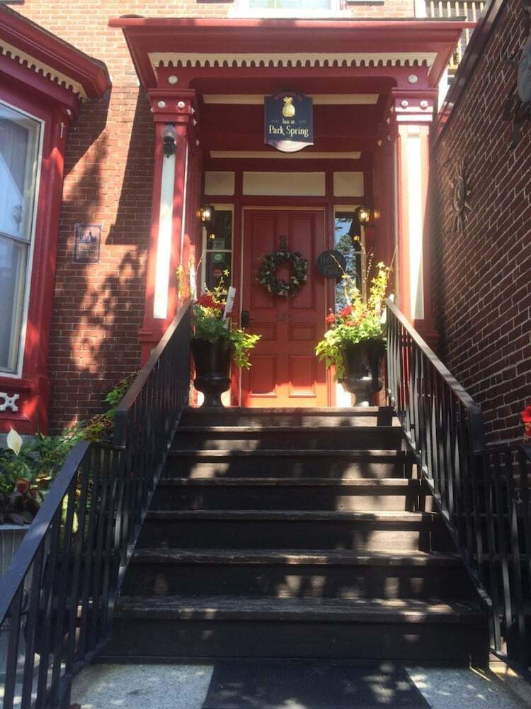Bed & Breakfast Inn At Park Spring