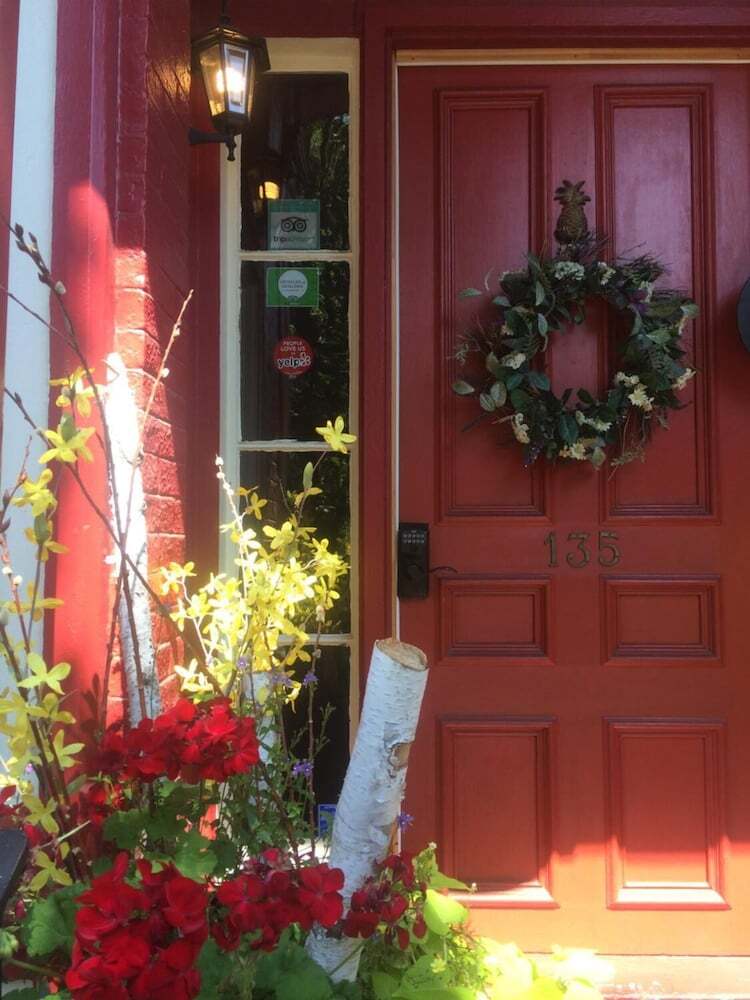 Bed & Breakfast Inn At Park Spring