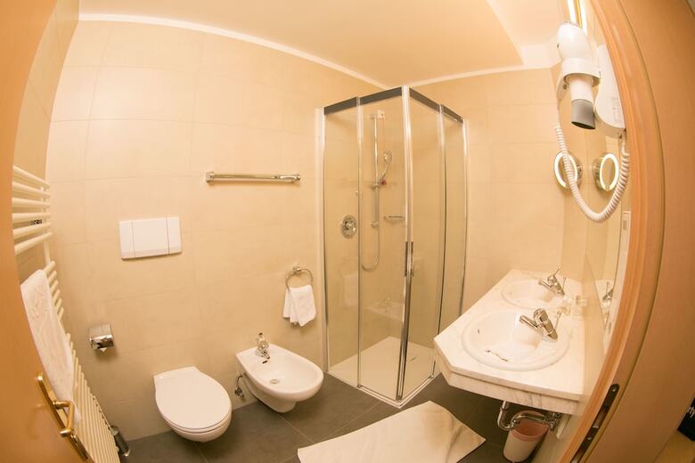 Hotel Goldenes R�ssl
