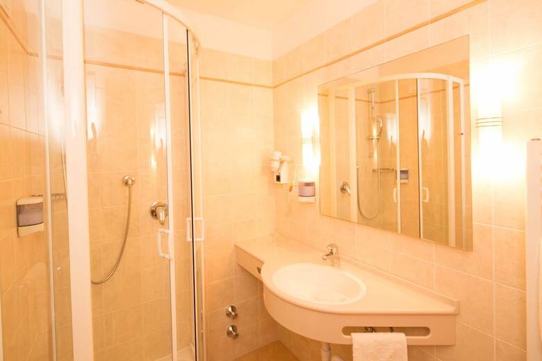 Hotel Goldenes R�ssl