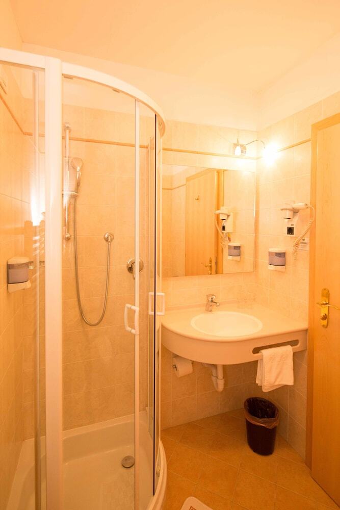 Hotel Goldenes R�ssl