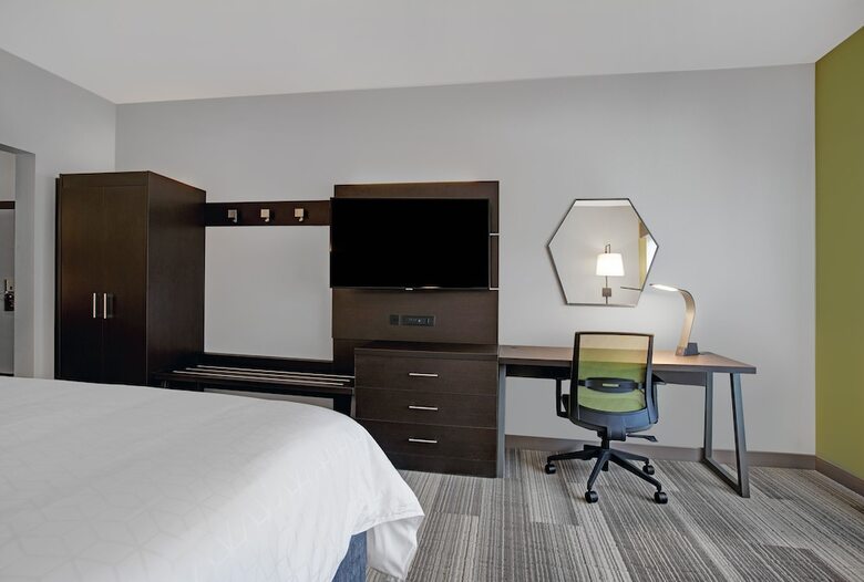 Hotel Holiday Inn Express Milwaukee Downtown By Ihg