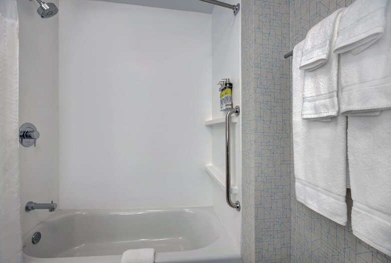 Hotel Holiday Inn Express Milwaukee Downtown By Ihg