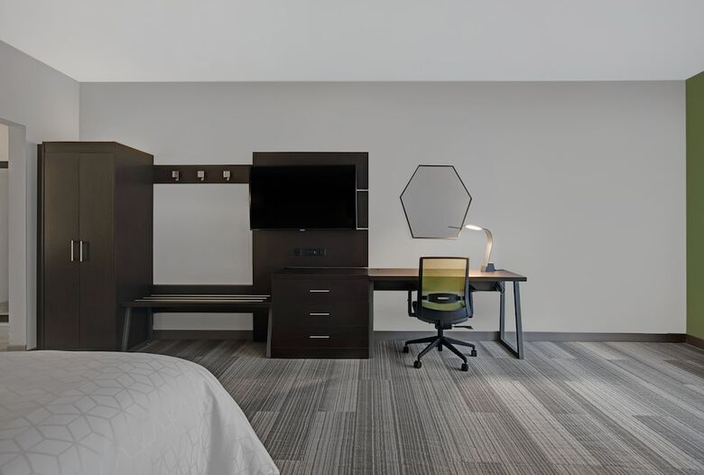 Hotel Holiday Inn Express Milwaukee Downtown By Ihg