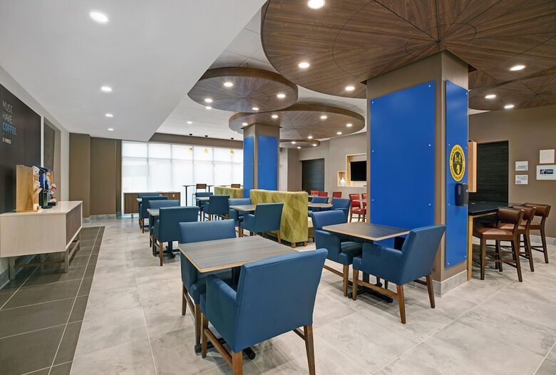 Hotel Holiday Inn Express Milwaukee Downtown By Ihg