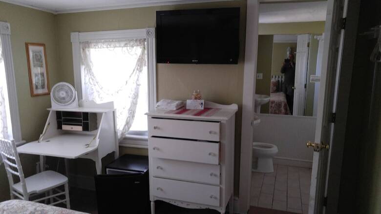 Island Guest House B&B