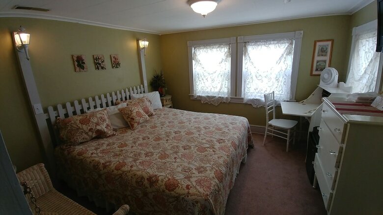 Island Guest House B&B