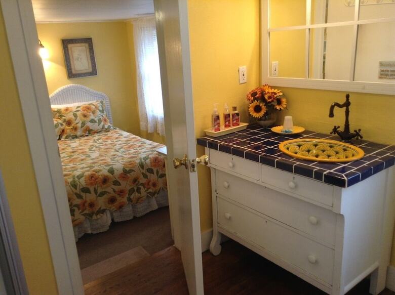 Island Guest House B&B