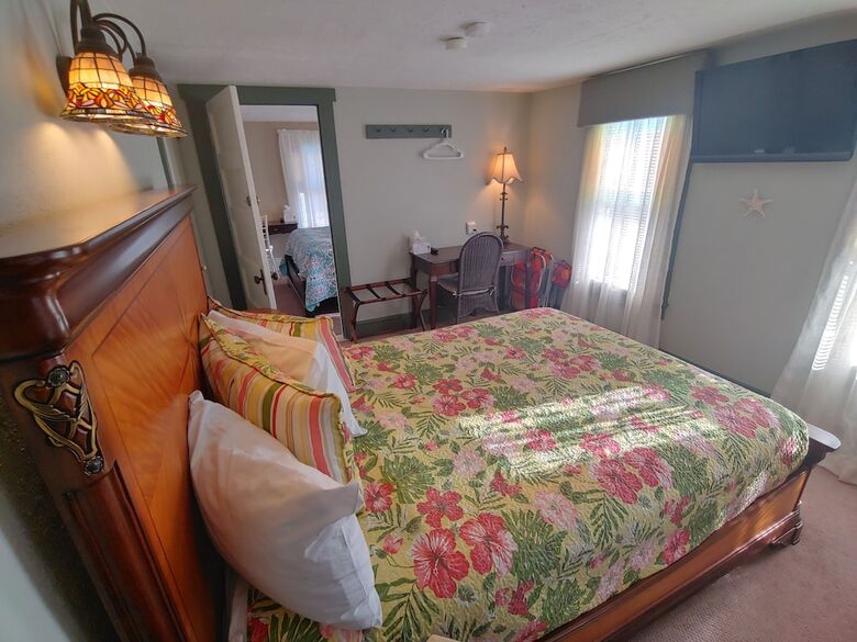 Island Guest House B&B
