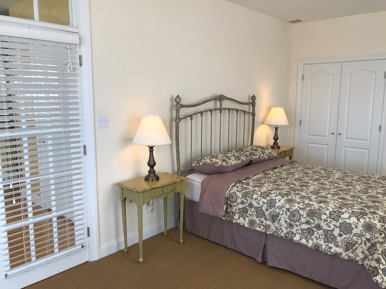 Hotel Hemingways By The Sea