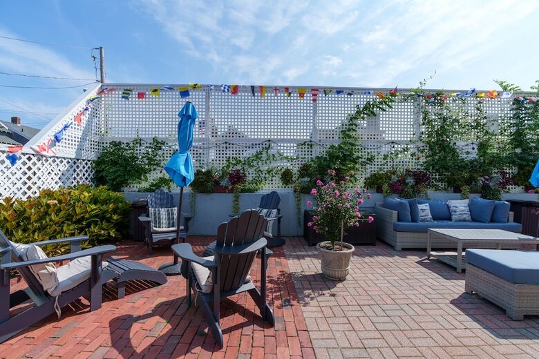 Mv Surfside Hotel