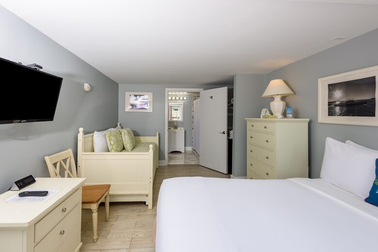 Mv Surfside Hotel