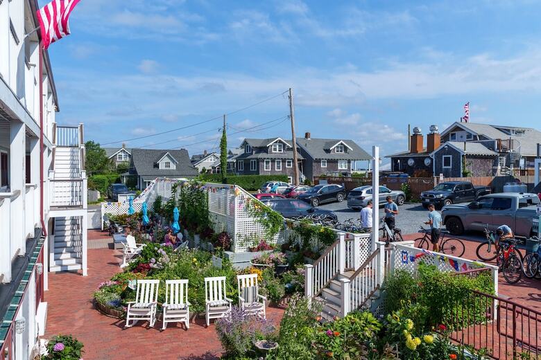 Mv Surfside Hotel