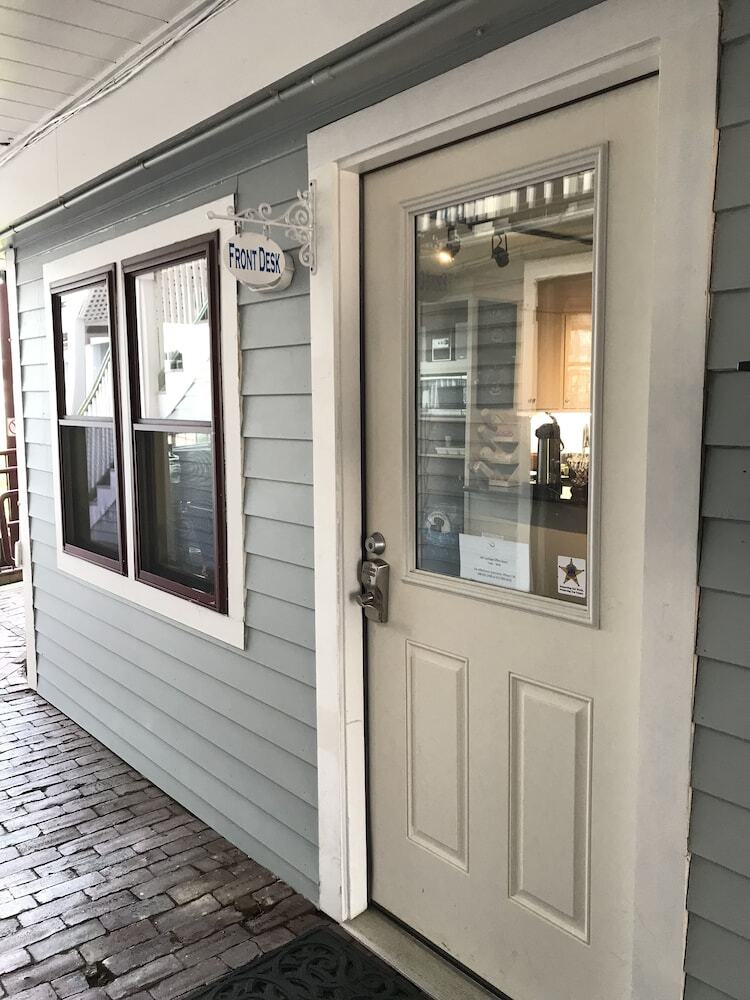Mv Surfside Hotel