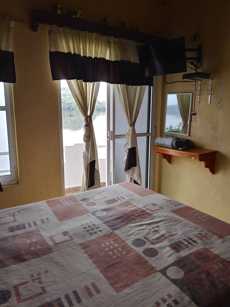 Hotel La Caba�a Del Lago