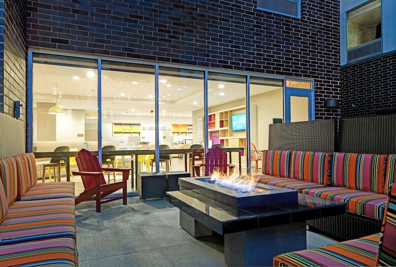 Hotel Home2 Suites By Hilton Milwaukee Downtown