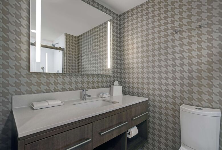 Hotel Home2 Suites By Hilton Milwaukee Downtown