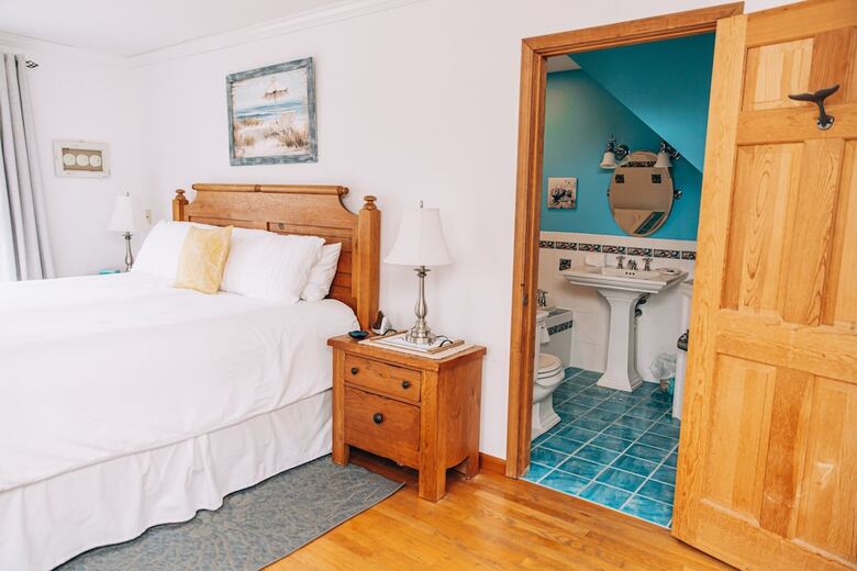 Bed & Breakfast Captain's Cottage