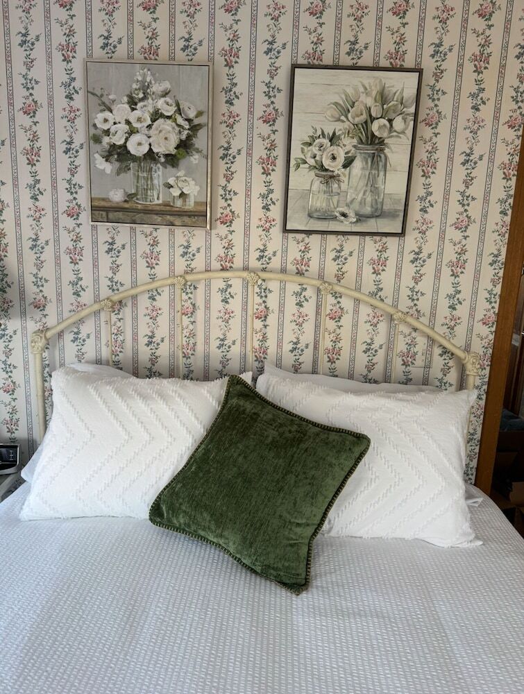 Bed & Breakfast Captain's Cottage
