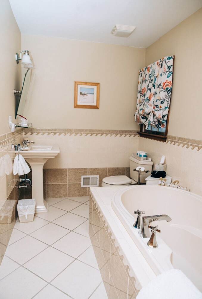 Bed & Breakfast Captain's Cottage
