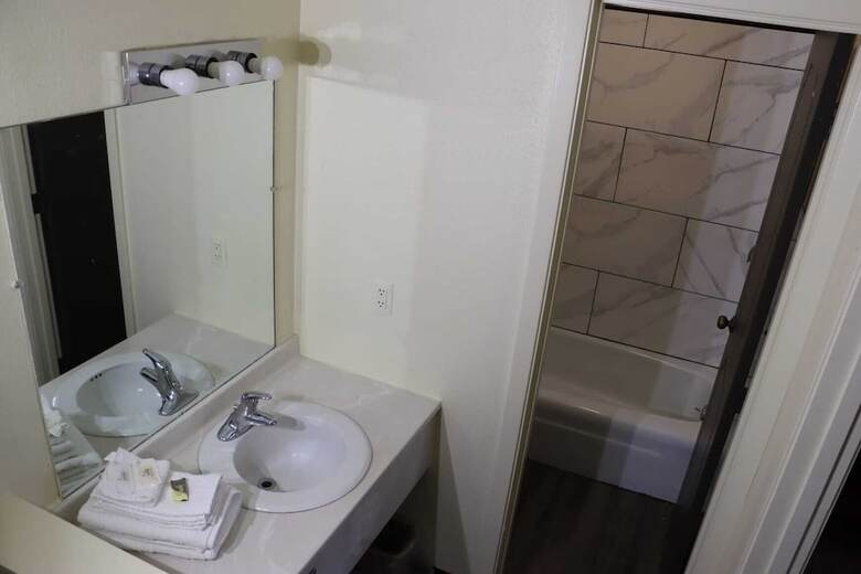 Hotel Budget Inn - Troy
