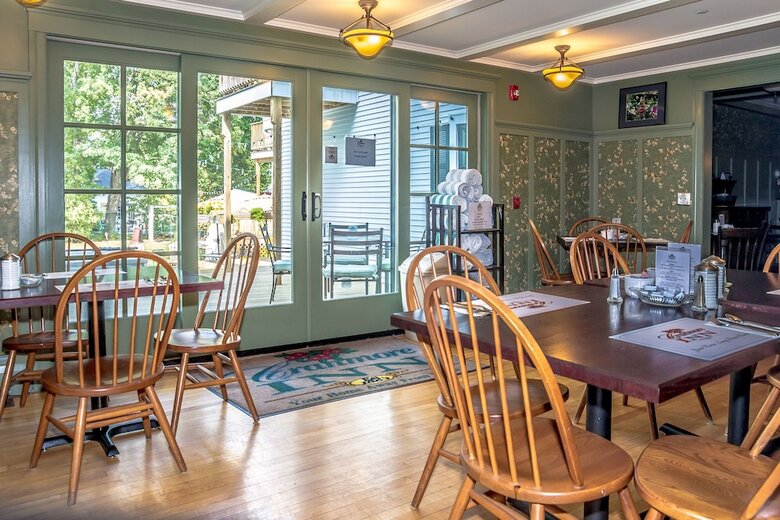 Hotel Cranmore Inn