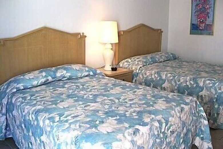 Aquarius Arms Motel