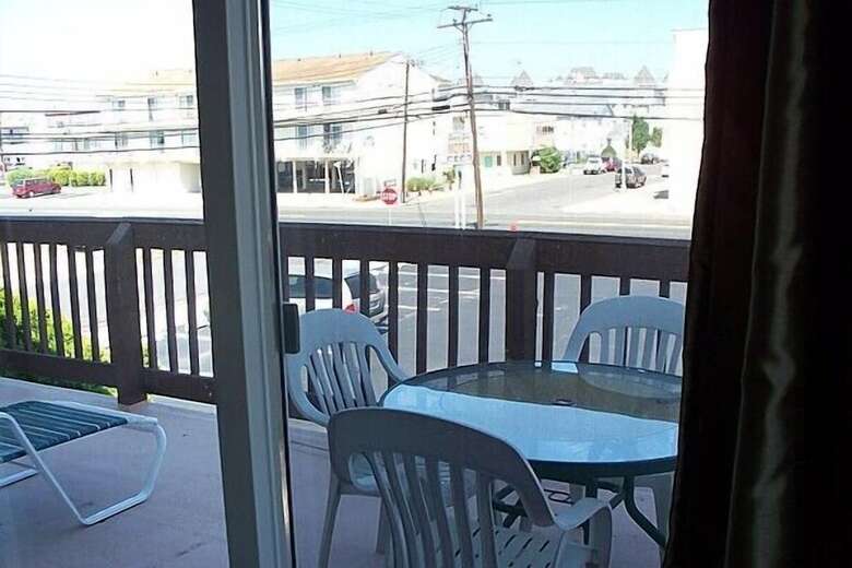 Aquarius Arms Motel