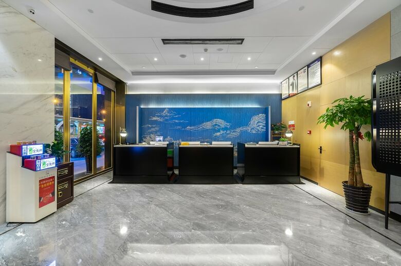 Y� W? Sh� B� Y� M?i J? Hotel