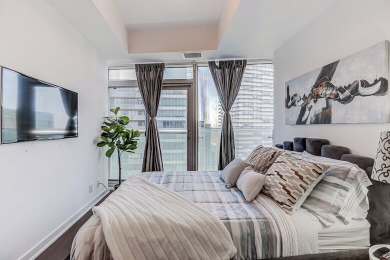 Aparthotel Lavish Suites