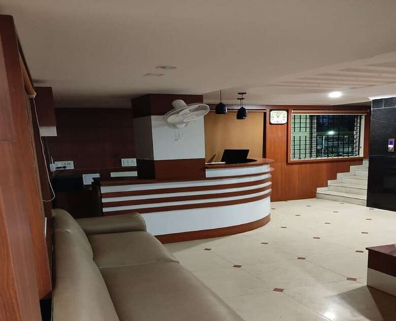 Hotel The City Residency