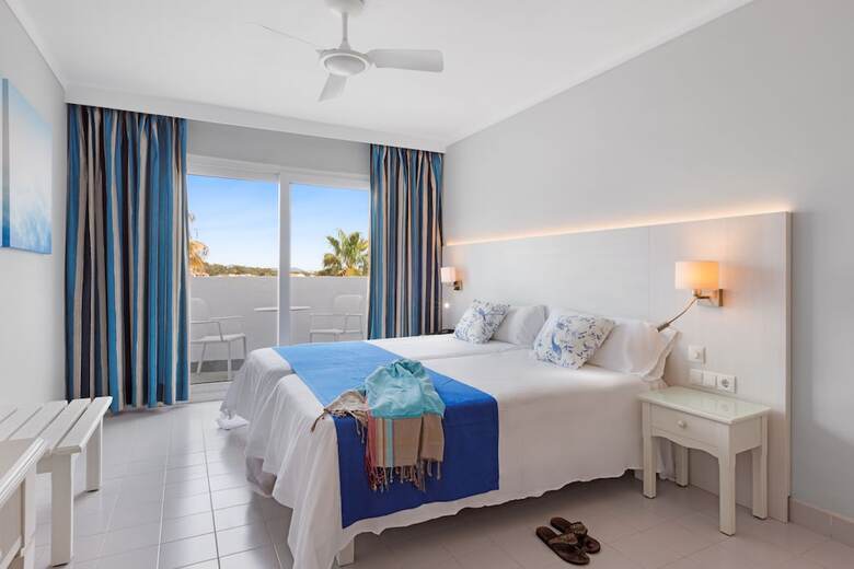 Flipflop Cala Mand�a Hotel