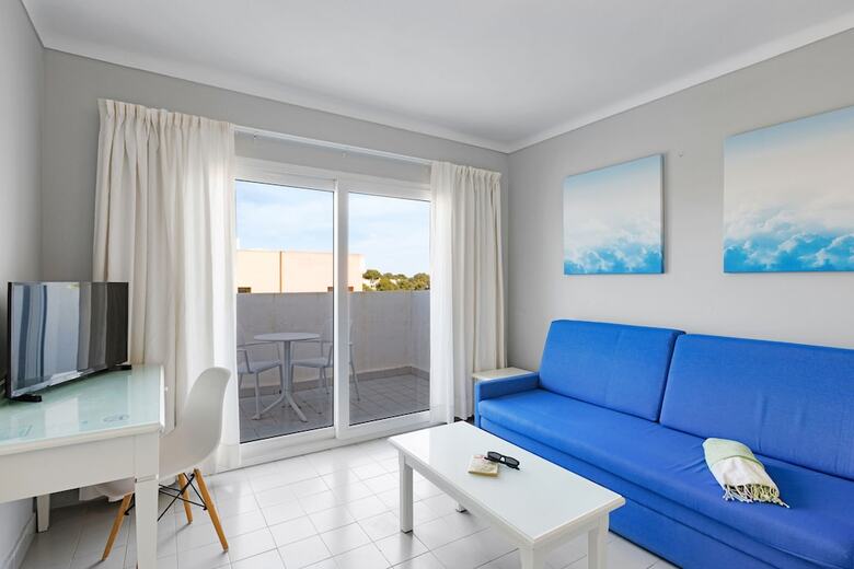 Flipflop Cala Mand�a Hotel