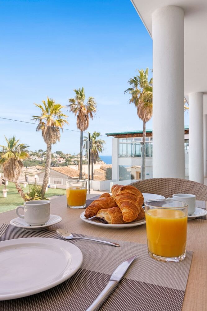Flipflop Cala Mand�a Hotel