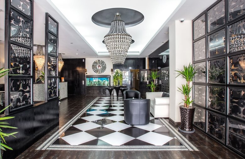 Aparthotel Loumage Hotel & Suites