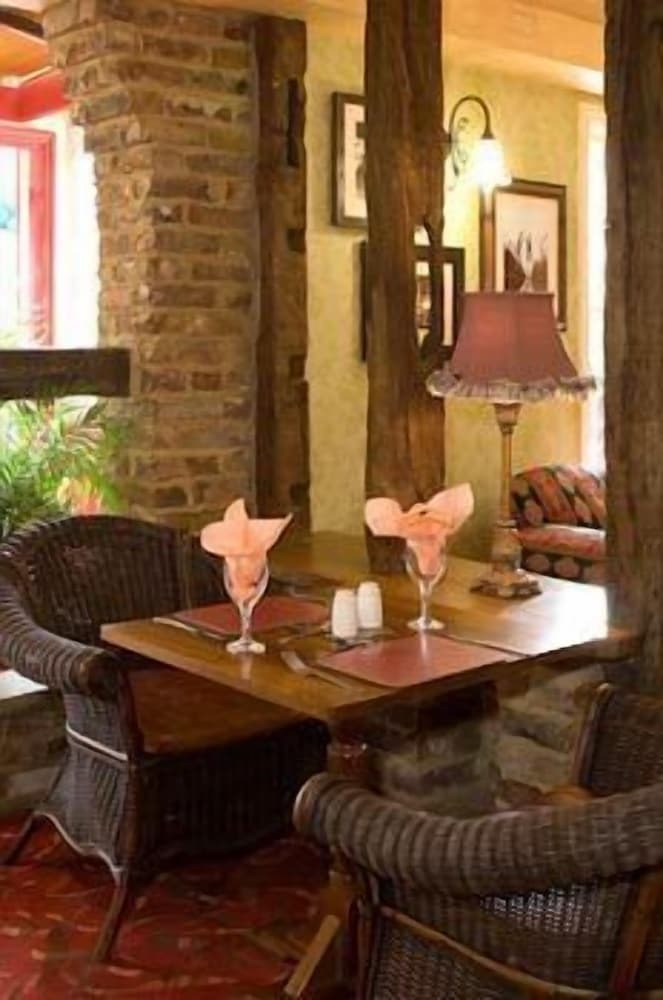 Posada Roebuck Inn