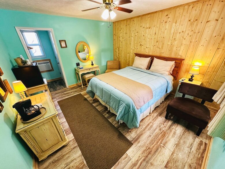 Motel Alpine Village Inn