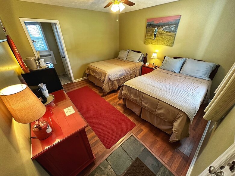 Motel Alpine Village Inn