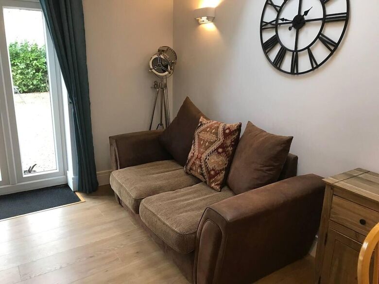 Cozy Lodge Sleeps 4 In Barton-upon-humber