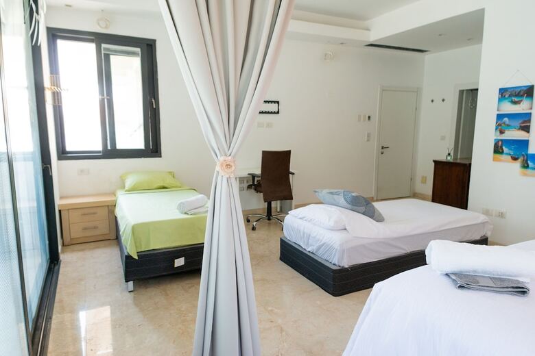 Grace Holon Villa & Pool